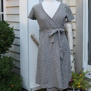 GAP Maternity Blue White Geometric Print Short Sleeve Knit Wrap Dress Sz MEDIUM